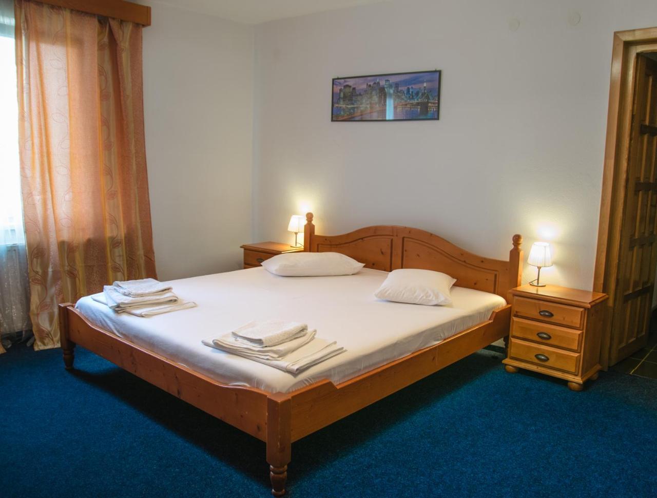 Hotel Maier Hunedoara Luaran gambar